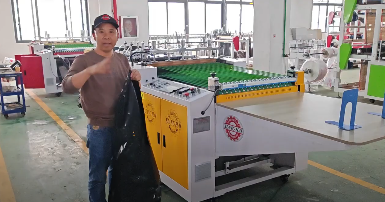 Heavy bag making machine